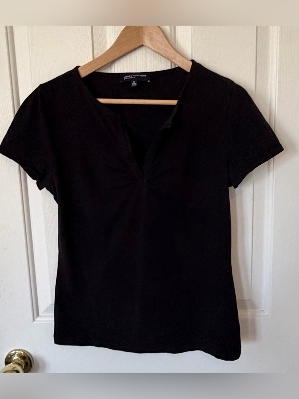 Jones New York Black Short Sleeve Split V-Neck Tee